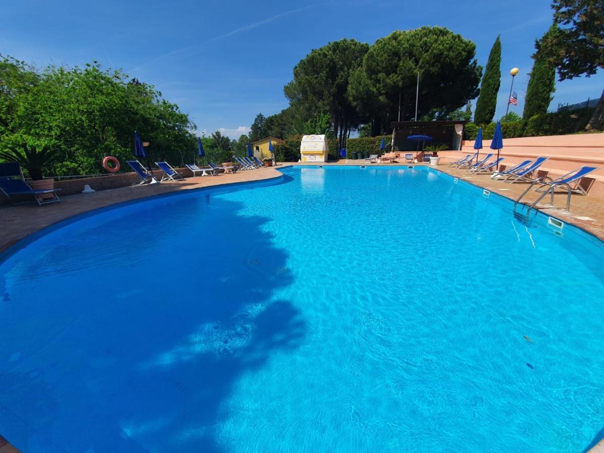 Toscana Holiday Village Montopoli in Val dʼArno Kültér fotó